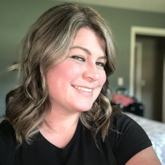 Meet your Posher, Ashley - Picture 1 of 1